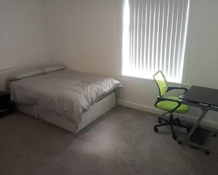Ensuite Double-Bed Бърнли Екстериор снимка